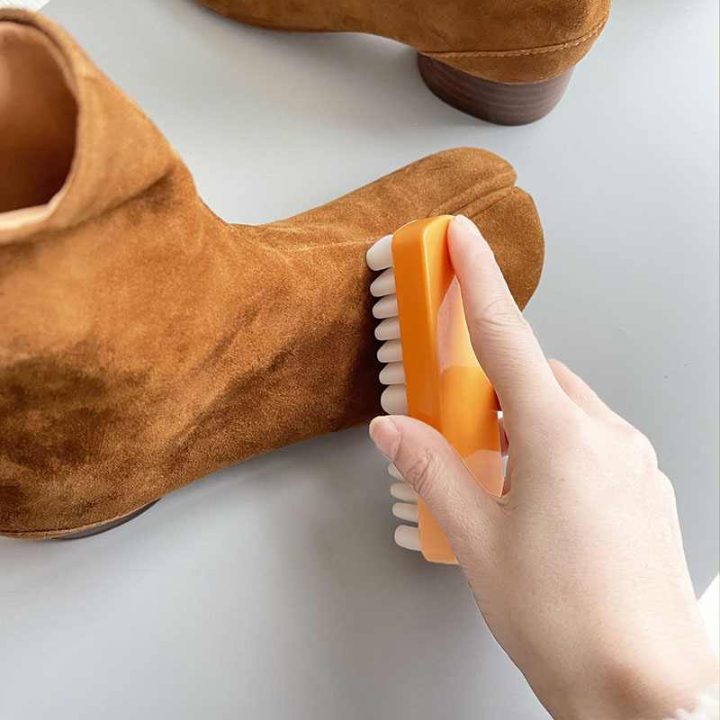 Leather Brush For Suede Boots  - огляд і ціна Sneaker Care Spray